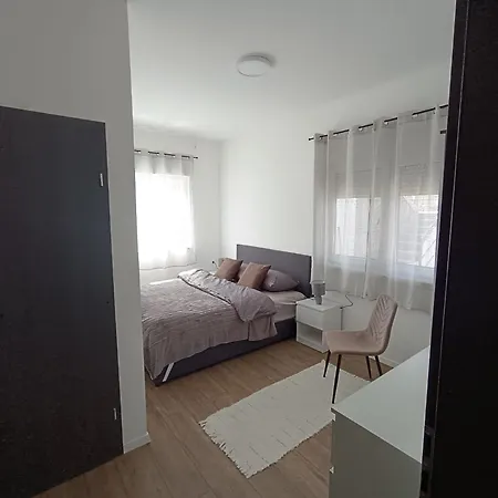 Morlak - Guest House - Restaurant - Gated Parking