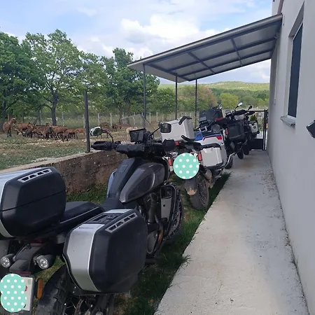 Morlak - Guest House - Restaurant - Gated Parking Guest house Polaca