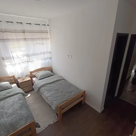 Morlak - Guest House - Restaurant - Gated Parking 3* Polaca