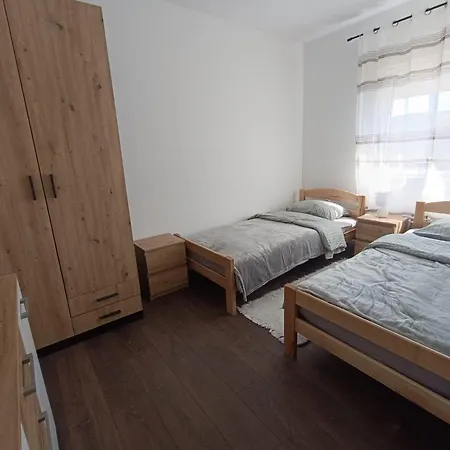 Morlak - Guest House - Restaurant - Gated Parking 3* Polaca