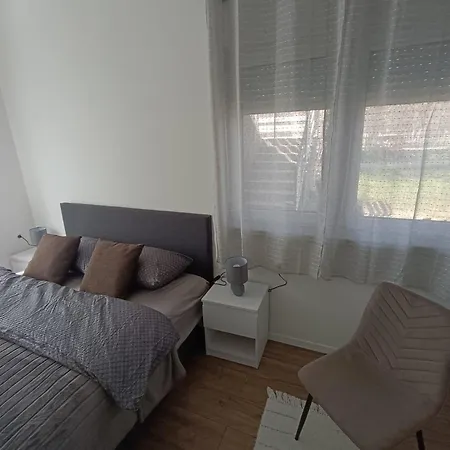 Morlak - Guest House - Restaurant - Gated Parking 3* Polaca