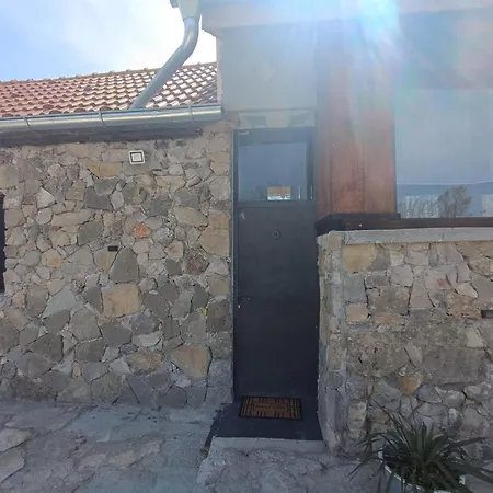 Morlak - Guest House - Restaurant - Gated Parking Guest house Polaca