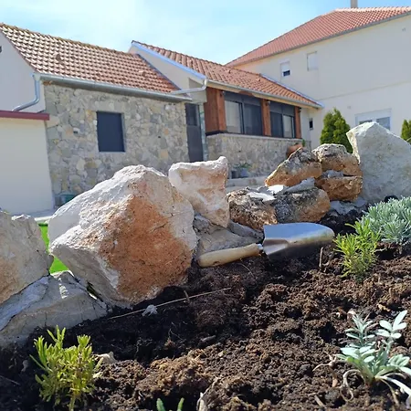 Guest house Morlak - Guest House - Restaurant - Gated Parking Polaca